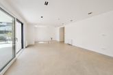 *Neubau* Luxus-EG-Wohnung zum Erstbezug! Barrierefrei! Aufzug, TG, Klima & Garten ZENTRAL in Lennep! - Wohnzimmer und Küche