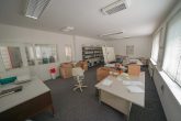Videobesichtigung: Lager-/Produktionsfläche mit Büros in Erftstadt-Liblar - Büro