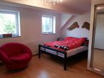**TOP PREIS: Moderne Maisonette-Wohnung mit Balkon - zentral in Alt-Hürth** - Schlafzimmer (Foto Vormieter)