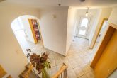 Rundumpaket aus 2003! Großzügiges Mehrgenerationenhaus mit Sauna, Kamin, Garten und Garage in Hürth - Diele
