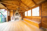 Rundumpaket aus 2003! Großzügiges Mehrgenerationenhaus mit Sauna, Kamin, Garten und Garage in Hürth - Pergola