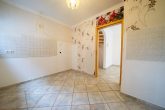 Rundumpaket aus 2003! Großzügiges Mehrgenerationenhaus mit Sauna, Kamin, Garten und Garage in Hürth - Küche