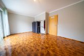 Rundumpaket aus 2003! Großzügiges Mehrgenerationenhaus mit Sauna, Kamin, Garten und Garage in Hürth - Zimmer 1. Obergeschoss
