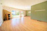 Familienfreundliches Reihenmittelhaus mit 5 Zimmern, Garten, Solaranlage und Garage in Glessen - Wohn.- und Esszimmer