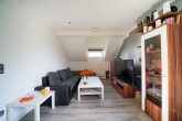 **Brutto-Rendite 5,34 %: Solides Mehrfamilienhaus mit 3 Wohneinheiten - zentrumsnah in Olpe** - Wohnzimmer 2. OG
