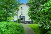 **Brutto-Rendite 5,34 %: Solides Mehrfamilienhaus mit 3 Wohneinheiten - zentrumsnah in Olpe** - Hausansicht