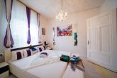 **Brutto-Rendite 5,34 %: Solides Mehrfamilienhaus mit 3 Wohneinheiten - zentrumsnah in Olpe** - Schlafzimmer 1. OG