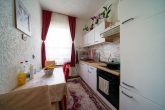 **Brutto-Rendite 5,34 %: Solides Mehrfamilienhaus mit 3 Wohneinheiten - zentrumsnah in Olpe** - Küche 1. OG