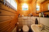 VIDEO: Uriges Holzhaus mit gemütlichem Kamin und großem Ziergarten - Ruhiglage von Bad-Münstereifel - Gäste-WC
