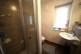 Neuwertiges, freistehendes Einfamilienhaus für gehobene Ansprüche! - Duschbad