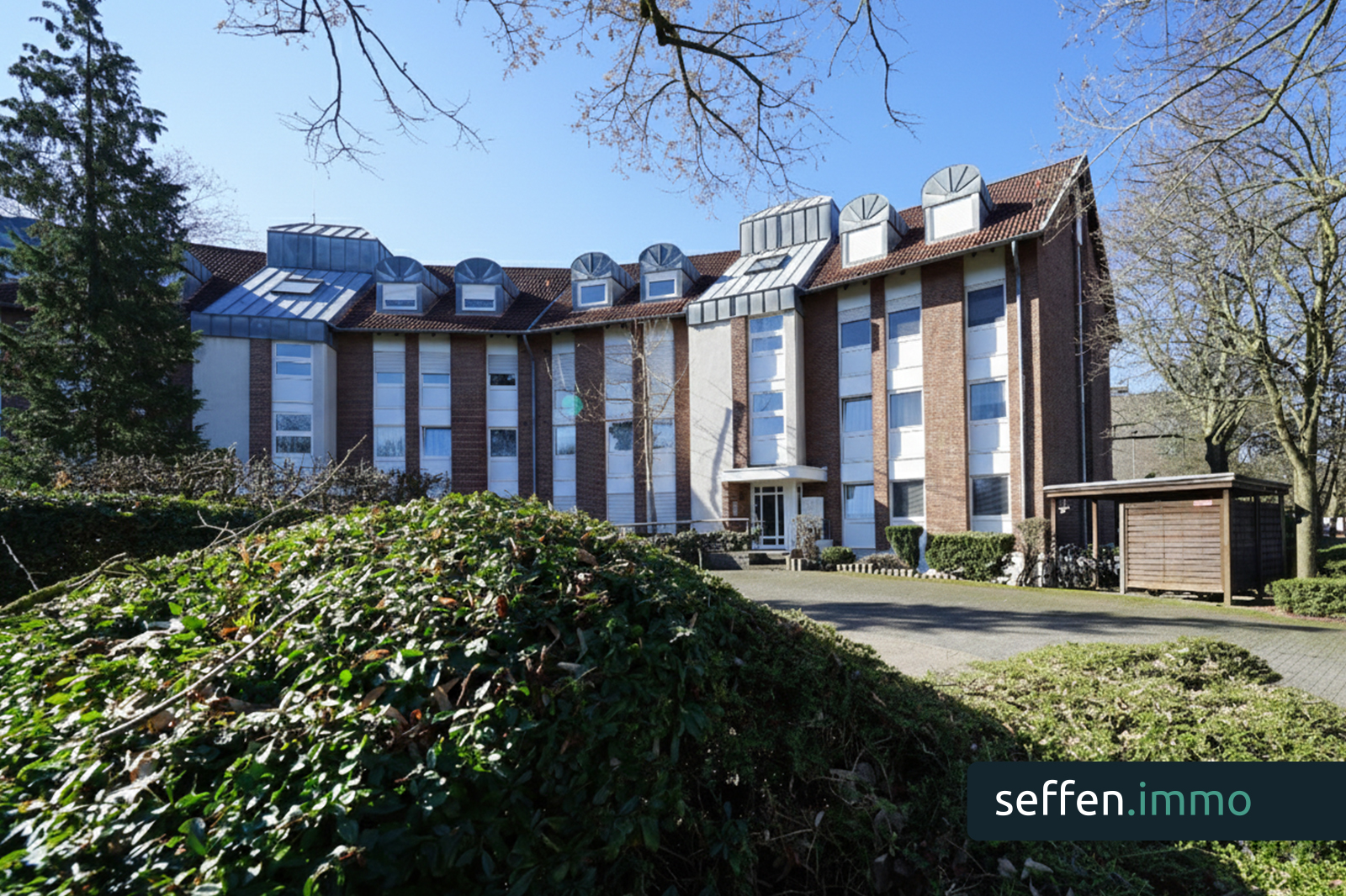 *Gepflegt, barrierefrei & ruhig gelegen: 1,5 Zimmer Etagenwohnung mit Loggia & Außenstellplatz*