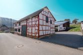 *Platz für Träume: Hof mit 3 Einheiten, großer Halle, Werkstatt, Doppelgarage, Baugrundstück u.v.m.* - Straßenansicht