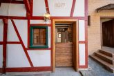 *Platz für Träume: Hof mit 3 Einheiten, großer Halle, Werkstatt, Doppelgarage, Baugrundstück u.v.m.* - Eingang Fachwerkhaus