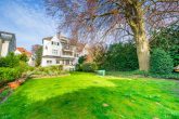 Köln-Marienburg: Helle 2-Zimmer-Wohnung mit Sonnengarten und Garage in exklusiver Lage - Garten