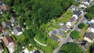 Filet-Grundstück am Park: Unverbaubares Grundstück im Grünen mit XL-Garten! - Luftaufnahme Grundstück