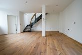 Neubaucharakter: EG-Maisonette-Wohnung mit Dachterrasse und Stellplatz in Köln-Niehl - Küche und Wohnbereich