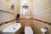 Kernsaniert, geräumig & luxuriös - Modernes Wohnen im Eigenheim auf 3 Etagen mit Garten & Garage - Gäste-WC