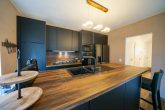 Kernsaniert, geräumig & luxuriös - Modernes Wohnen im Eigenheim auf 3 Etagen mit Garten & Garage - hochwertige Küche