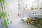 Helle, frisch renovierte 2,5-Zimmer-Wohnung mit Balkon und Garage in Frechen-Königsdorf - Badezimmer