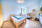 Helle, frisch renovierte 2,5-Zimmer-Wohnung mit Balkon und Garage in Frechen-Königsdorf - Schlafzimmer