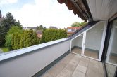Videobesichtigung: Attraktive 2,5-Zimmer-Maisonettewohnung in Rheinnähe - Balkon