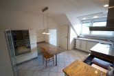 Videobesichtigung: Attraktive 2,5-Zimmer-Maisonettewohnung in Rheinnähe - Küche