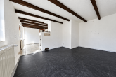 Charmantes Fachwerkhaus mit besonderem Wohnflair, Galerie und Innenhof in Köln-Meschenich - Wohnbereich