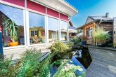 Großes & freistehendes EFH mit Doppelgarage bietet hohen Wohnkomfort und viele Nutzungsmöglichkeiten - Gartenteich, Wintergarten