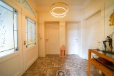 Altbau-Eleganz: Vielseitig nutzbar & modernisiert - Stadtvilla in Bestlage von Bergisch-Neukirchen! - Foyer im EG