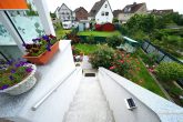 Videobesichtigung: Saniertes Einfamilienhaus mit Wintergarten und Süd-Terrasse! - Außentreppe