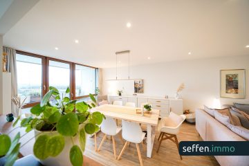 **Schönes Wohnen: Liebevoll kernsanierte 3 Zimmer-ETW bietet höchsten Wohnkomfort & Panoramablick**, 42897 Remscheid, Etagenwohnung