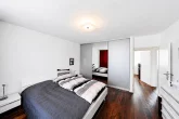 Top-Angebot im Kölner Süden: Modernes & sehr gepflegtes Einfamilienhaus mit Garage in Rondorf - Elternschlafzimmer