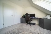 Elegante Maisonettewohnung mit 3-Zimmer-Potenzial, Südostbalkon und Stellplatz in Grevenbroich - Zimmer 1