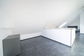 Elegante Maisonettewohnung mit 3-Zimmer-Potenzial, Südostbalkon und Stellplatz in Grevenbroich - Schlafzimmer