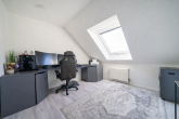 Elegante Maisonettewohnung mit 3-Zimmer-Potenzial, Südostbalkon und Stellplatz in Grevenbroich - Zimmer 1