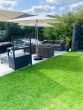 *WOHNTRAUM* Hochwertiges Architektenhaus mit ELW, Garage, Pool, großer Terrasse & Wellness-Spa! - Garten im Sommer