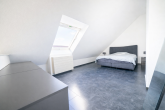 Charmante Maisonettewohnung mit 3-Zimmer-Potenzial, Südostbalkon und Stellplatz in Grevenbroich - Schlafzimmer
