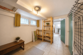Einfamilienhaus (DHH) mit viel Potenzial und Traumgarten in familienfreundlicher Lage von Königsdorf - Kellerraum
