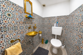 Bungalow mit 130 m² Wohnfläche + 40 m² wohnlicher Nutzfläche und Süd-Garten in Bergheim-Kenten - Badezimmer Untergeschoss