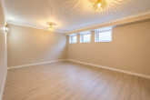 Bungalow mit 130 m² Wohnfläche + 40 m² wohnlicher Nutzfläche und Süd-Garten in Bergheim-Kenten - Hobbyraum Untergeschoss