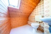 Großzügiges Einfamilienhaus mit 5 Zimmern, Garten, Wintergarten und Garage in Frechen-Königsdorf - Dachgeschoss WC