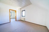 Großzügiges Einfamilienhaus mit 5 Zimmern, Garten, Wintergarten und Garage in Frechen-Königsdorf - Arbeitszimmer