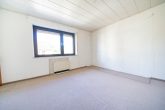 Großzügiges Einfamilienhaus mit 5 Zimmern, Garten, Wintergarten und Garage in Frechen-Königsdorf - Schlafzimmer