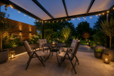 Charmantes Einfamilienhaus mit Garten, Teichanlage und wohnlich nutzbarem Keller in Elsdorf - KI generiertes Beispielbild Terrasse