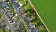Charmantes Einfamilienhaus mit Garten, Teichanlage und wohnlich nutzbarem Keller in Elsdorf - Drohnenaufnahme