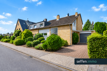 *Mehrgenerationenwohnen in 2 DHH mit Gartenparadies in familienfreundlicher TOP-Lage von Königsdorf*, 50226 Frechen, Zweifamilienhaus