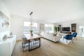 Exklusive Penthousewohnung in Zentrum Leichlingen – Dachterrasse, A+ Effizienz, Einzelgarage im Haus - KI generiertes Beispielbild Wohn- und Essbereich