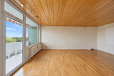 Schönes Wohnen am Park mit Panoramablick: 3 Zimmer ETW mit TG-Stellplatz mitten in Zollstock! - Wohnzimmer