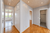 Schönes Wohnen am Park mit Panoramablick: 3 Zimmer ETW mit TG-Stellplatz mitten in Zollstock! - Flur