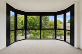 Mitten in Marienburg! Stilvoll, komfortabel & lichtdurchflutet: Etagen-ETW mit Balkon & Tiefgarage! - bodentiefe Fenster